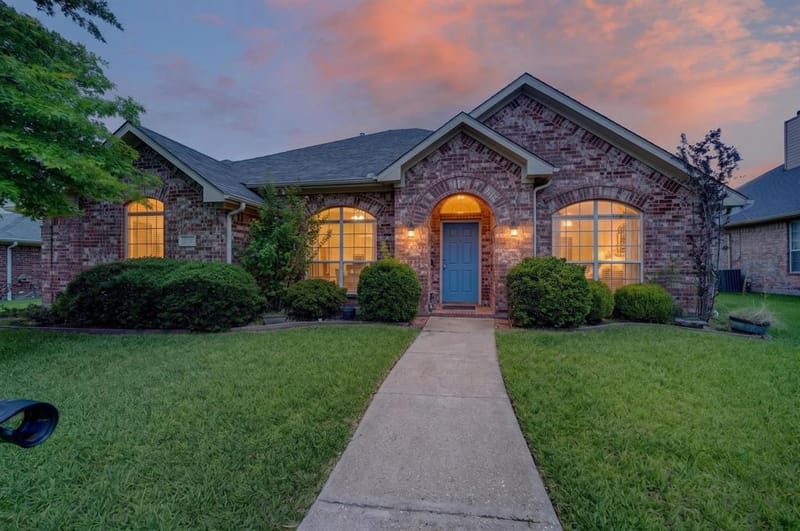 2713 Planetree Drive, Rowlett TX 75089 - Photo 2