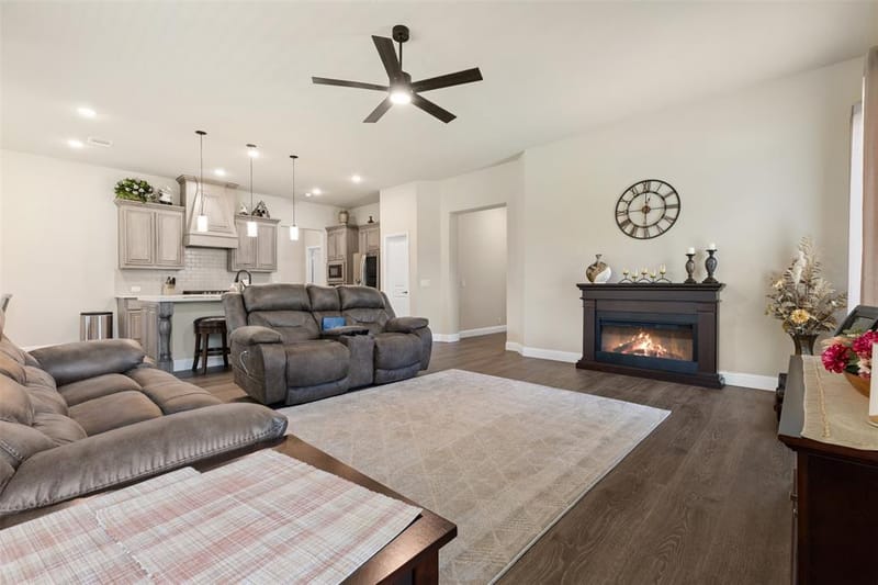 1004 Bessie Drive, DeSoto TX 75115 - Photo 8