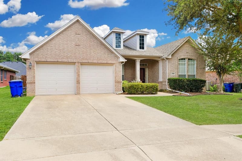 2308 Laura Elizabeth Trail, Mansfield TX 76063 - Photo 2