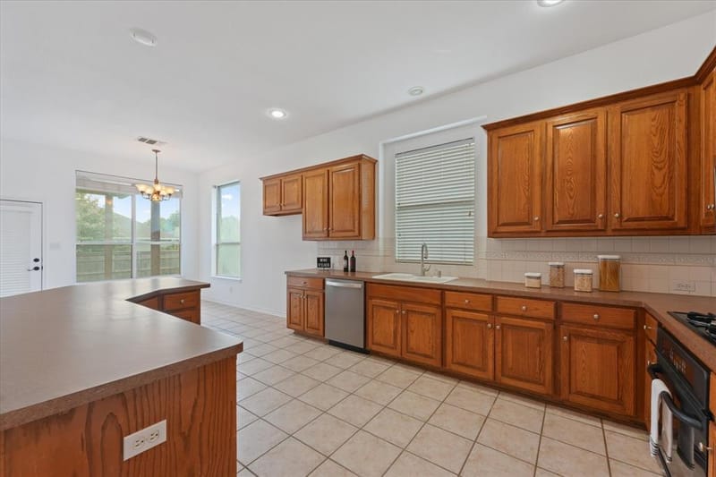 2308 Laura Elizabeth Trail, Mansfield TX 76063 - Photo 13