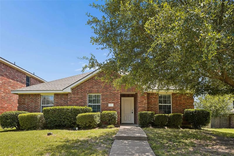 205 Rosewood Court, Red Oak TX 75154 - Photo 6