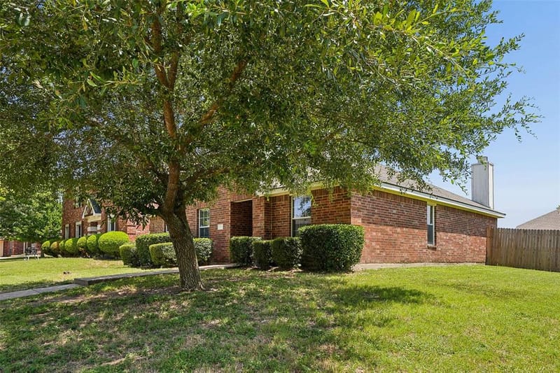 205 Rosewood Court, Red Oak TX 75154 - Photo 3