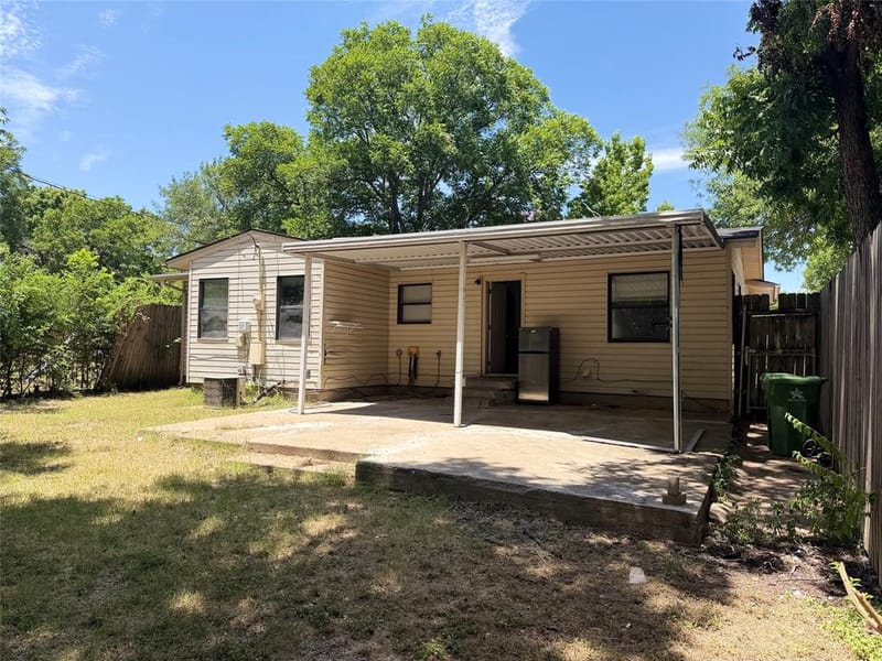 2005 Huntington Drive, Arlington TX 76010 - Photo 2