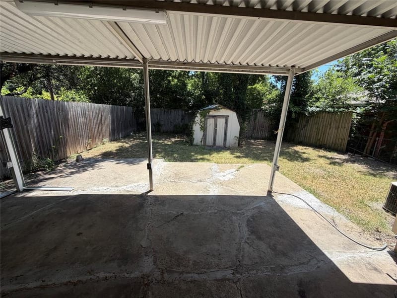 2005 Huntington Drive, Arlington TX 76010 - Photo 3