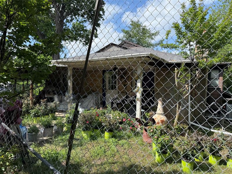 4705 W Jefferson Boulevard, Dallas TX 75211 - Photo 4