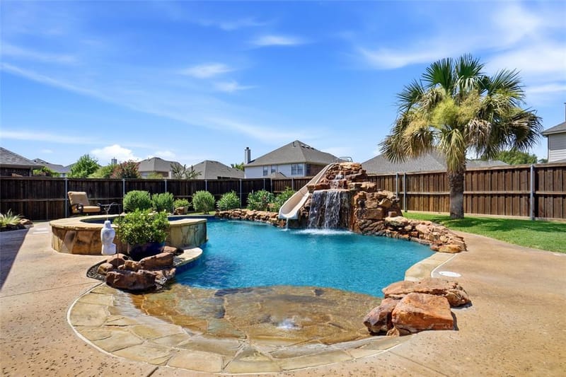 4137 Lampton Court, Fort Worth TX 76262 - Photo 2