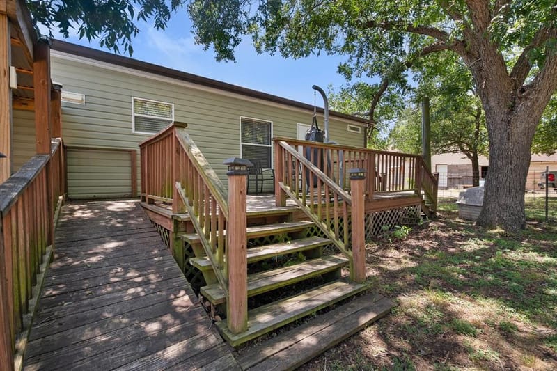 202 N 3rd Street E, Dawson TX 76639 - Photo 17