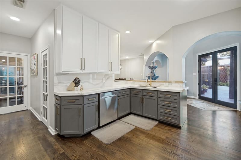 5318 Denton Drive, Dallas TX 75235 - Photo 15