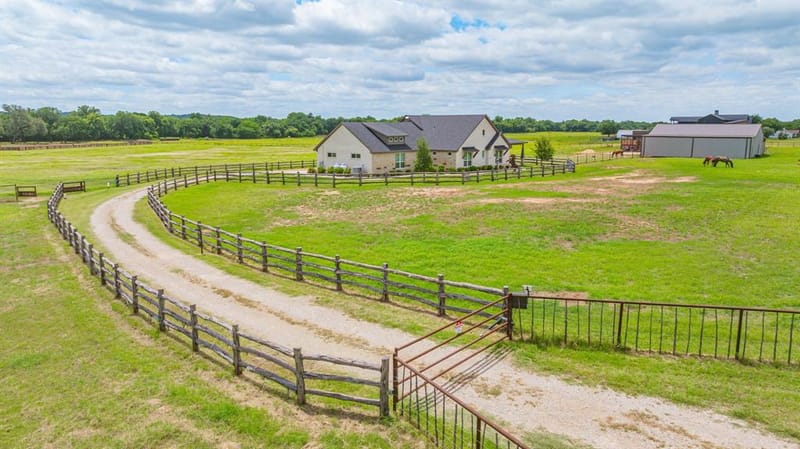 5255 Dennis Road Road, Weatherford TX 76087 - Photo 2