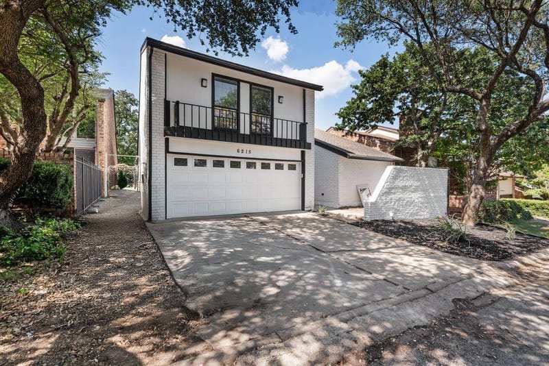 6215 Post Oak Terrace, Fort Worth TX 76112 - Photo 2