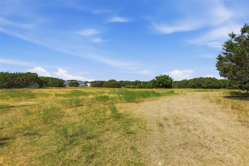 9132 Windmill Court W, Cleburne TX 76033 - Photo 2