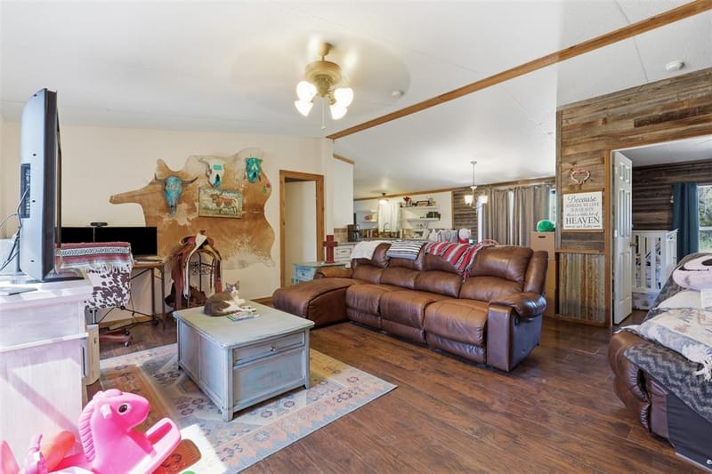 9132 Windmill Court W, Cleburne TX 76033 - Photo 5