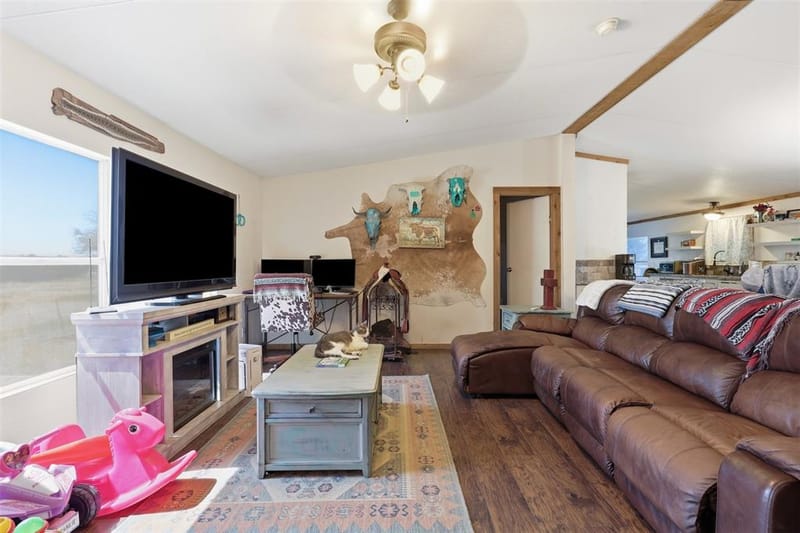 9132 Windmill Court W, Cleburne TX 76033 - Photo 8