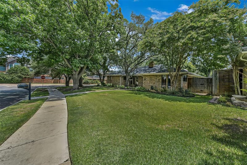 4020 Flintridge Drive, Irving TX 75038 - Photo 2