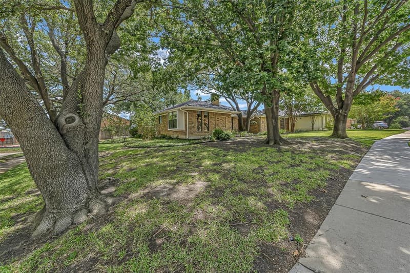 4020 Flintridge Drive, Irving TX 75038 - Photo 3