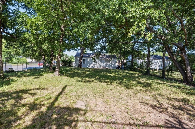 2321 Eastover Avenue, Fort Worth TX 76105 - Photo 18