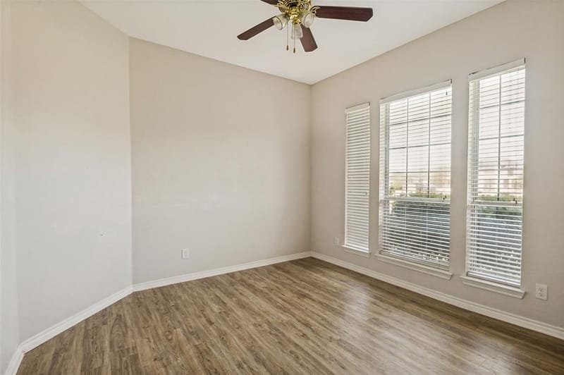 2828 S Lakeview Drive, Cedar Hill TX 75104 - Photo 2