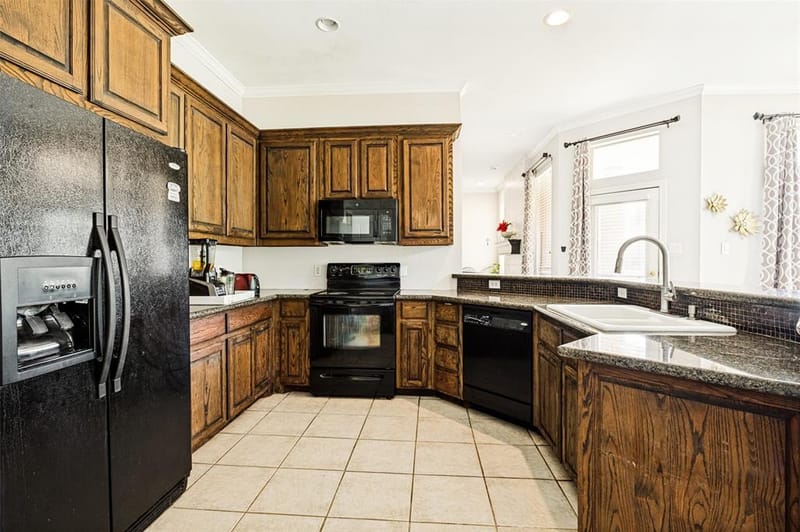 2828 S Lakeview Drive, Cedar Hill TX 75104 - Photo 4