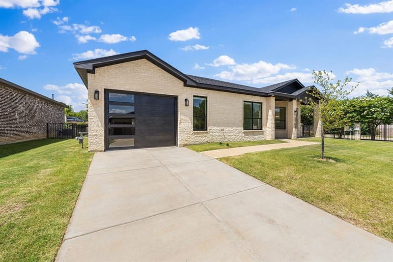 3700 Creek View Drive, McKinney TX 75071 - Photo 2