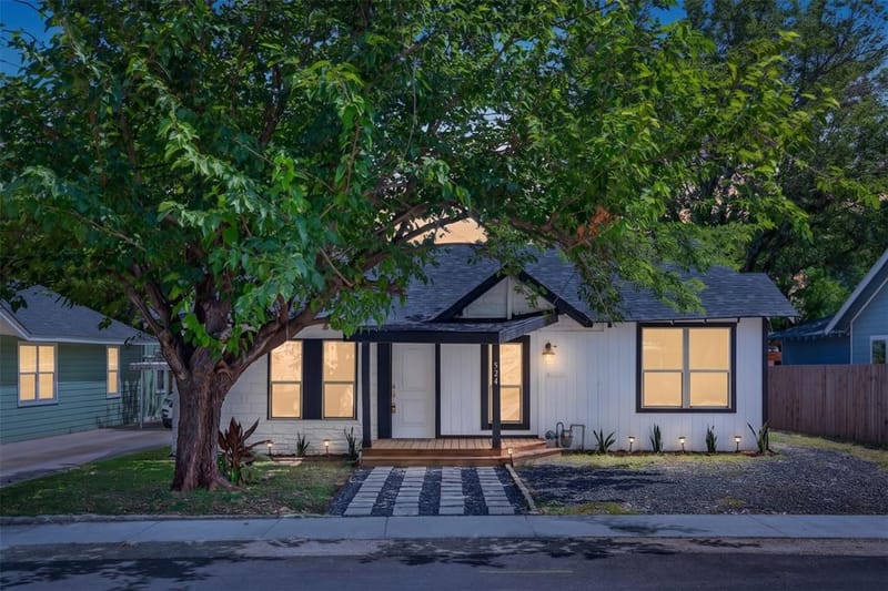 924 Nolte Drive, Dallas TX 75208 - Photo 2