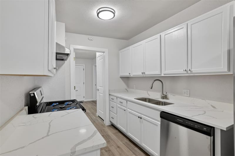 924 Nolte Drive, Dallas TX 75208 - Photo 11