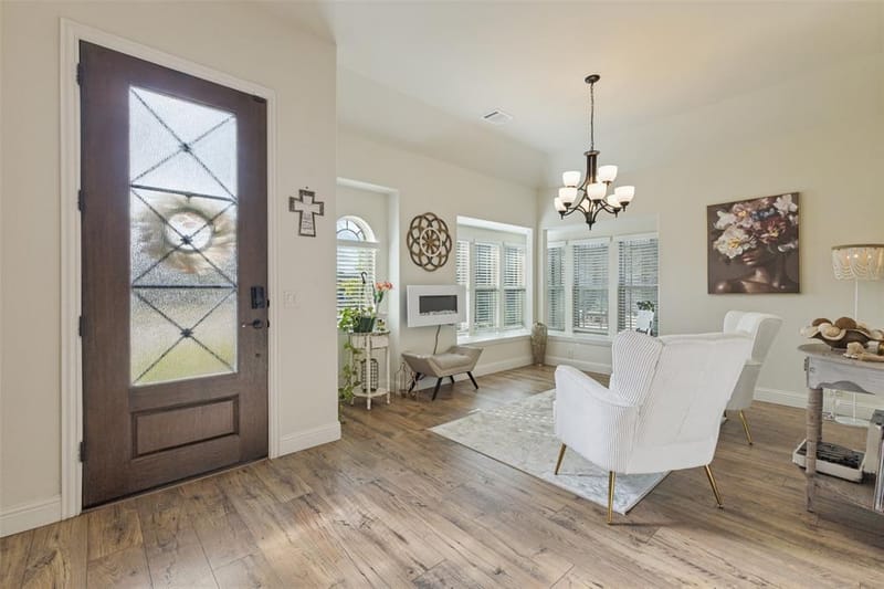 127 Woodlands Way, Balch Springs TX 75181 - Photo 2