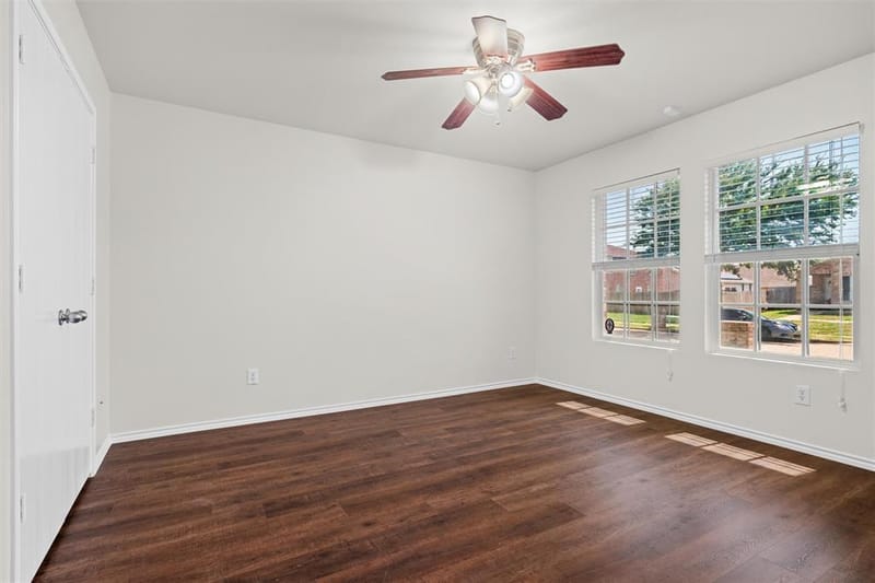 8421 River Bluffs Drive, Arlington TX 76002 - Photo 12