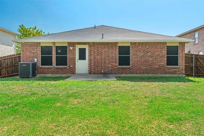 8421 River Bluffs Drive, Arlington TX 76002 - Photo 20