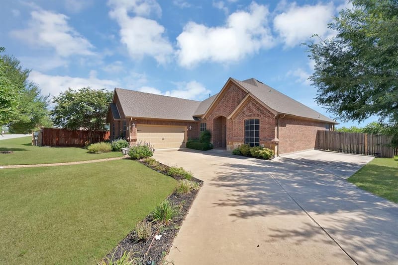 7256 Lake Country Drive, Fort Worth TX 76179 - Photo 3