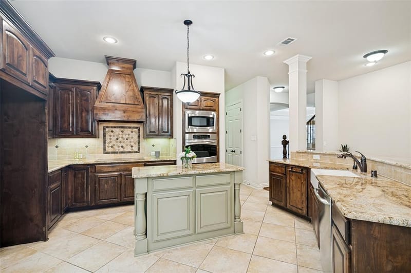 10715 Dixon Branch Drive, Dallas TX 75218 - Photo 6