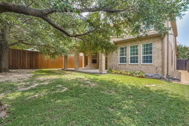 10715 Dixon Branch Drive, Dallas TX 75218 - Photo 30
