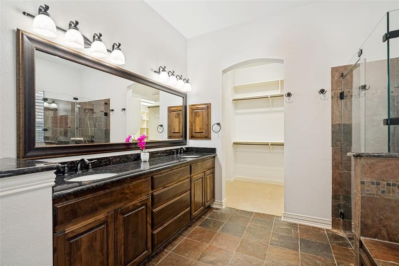 10715 Dixon Branch Drive, Dallas TX 75218 - Photo 15