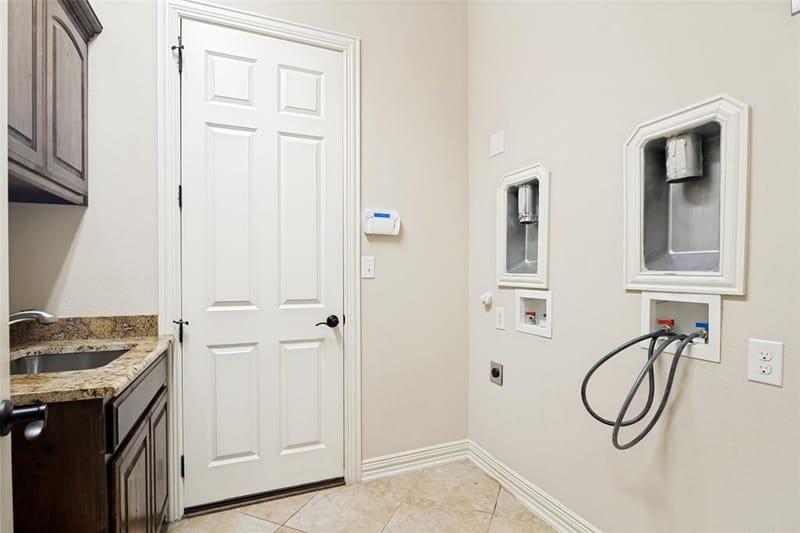 10715 Dixon Branch Drive, Dallas TX 75218 - Photo 31