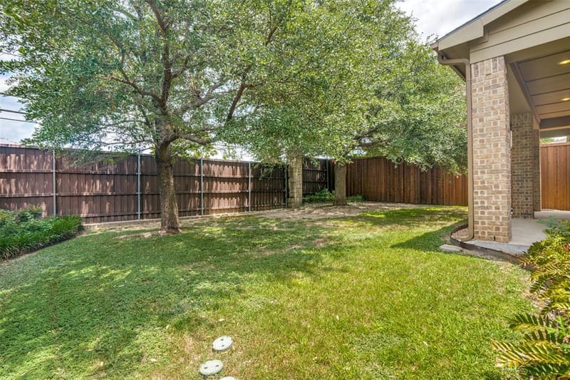 10715 Dixon Branch Drive, Dallas TX 75218 - Photo 29