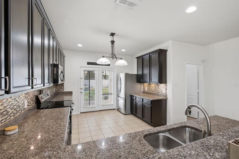 10009 Concord Drive, Providence Village TX 76227 - Photo 9
