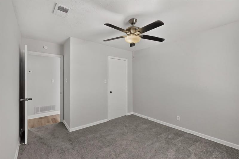 5573 Burton Avenue, Fort Worth TX 76119 - Photo 23