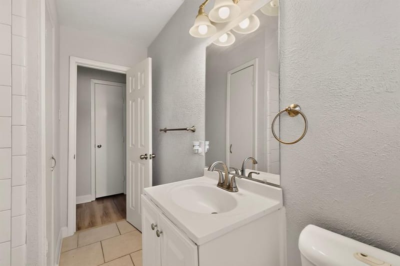 5573 Burton Avenue, Fort Worth TX 76119 - Photo 18