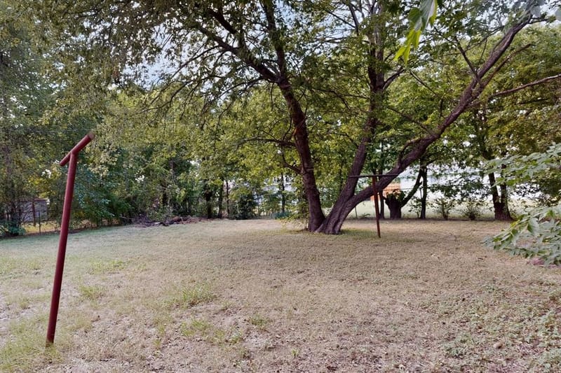 5573 Burton Avenue, Fort Worth TX 76119 - Photo 31