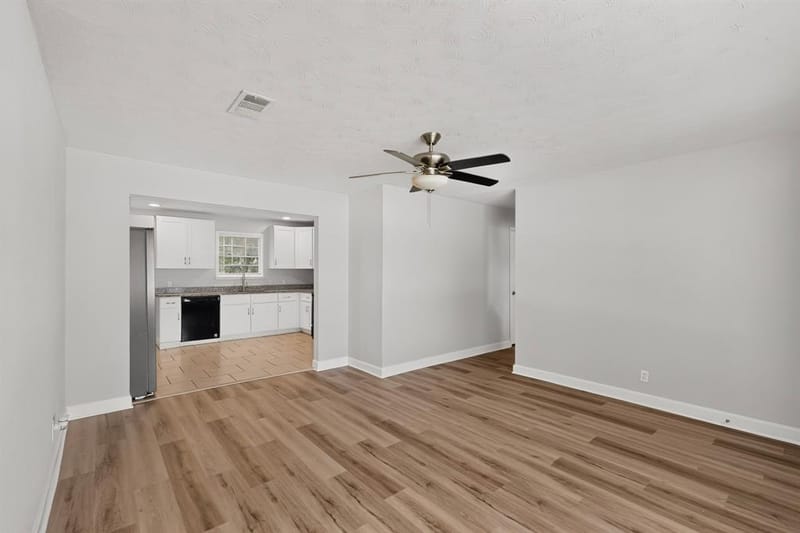 5573 Burton Avenue, Fort Worth TX 76119 - Photo 8
