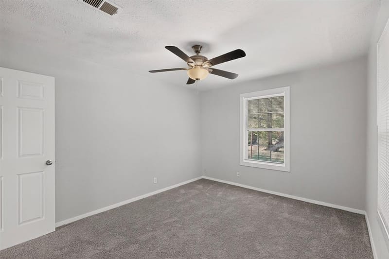 5573 Burton Avenue, Fort Worth TX 76119 - Photo 25