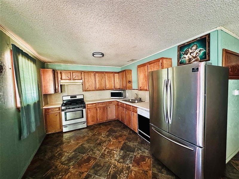 238 S 8th Street, Jacksboro TX 76458 - Photo 4