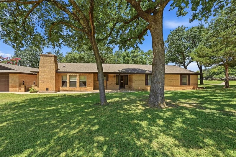 100 Mohican Trail, Lake Kiowa TX 76240 - Photo 3