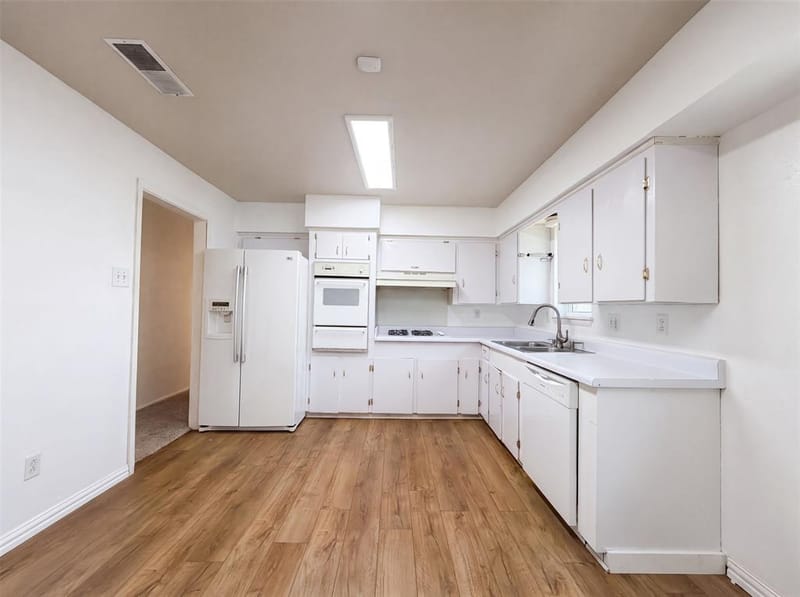 2008 Vickie Drive, Irving TX 75060 - Photo 6