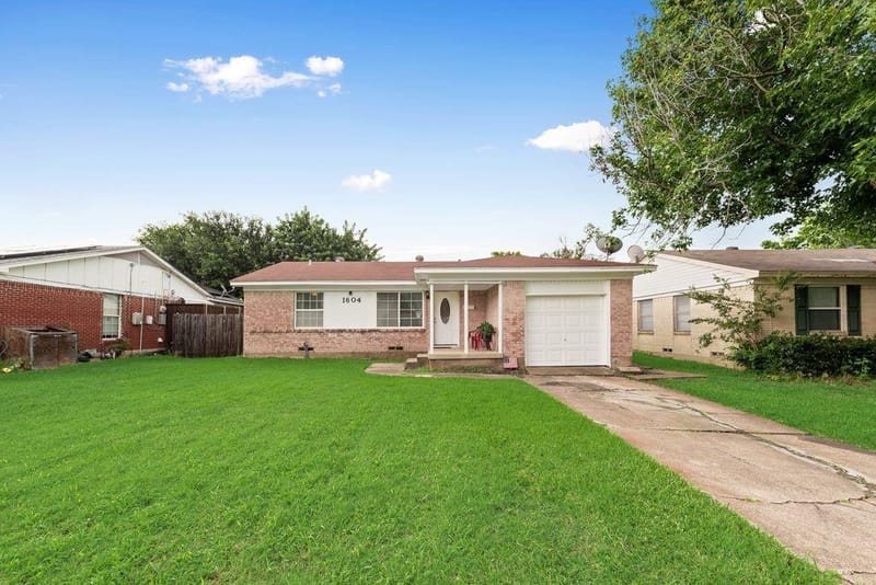 1604 Summit Street, Mesquite TX 75149 - Photo 2