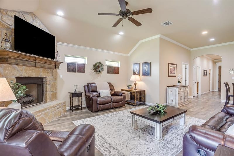 3207 Windcrest Drive, Granbury TX 76049 - Photo 13
