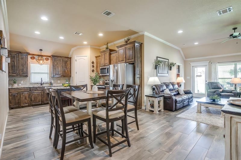 3207 Windcrest Drive, Granbury TX 76049 - Photo 10