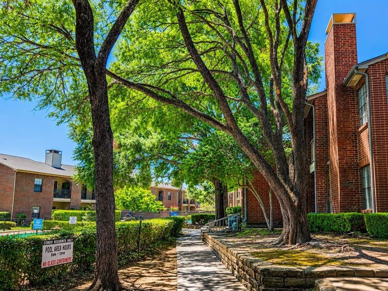 3257 Donnelly Circle # 604, Fort Worth TX 76107 - Photo 2