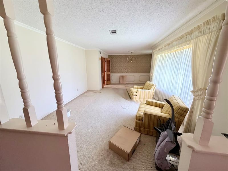 3811 Laurel Canyon Drive, Dallas TX 75233 - Photo 2
