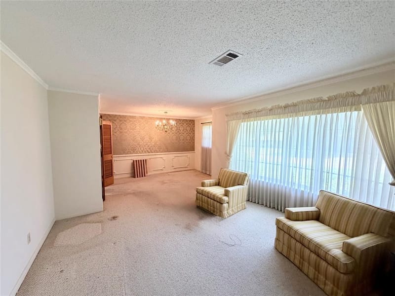 3811 Laurel Canyon Drive, Dallas TX 75233 - Photo 3