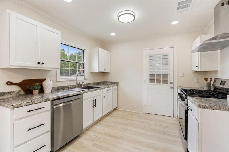 4121 Alamo Avenue, Fort Worth TX 76107 - Photo 11